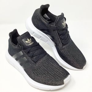 Adidas Cloud Foam Women Shoes Size. 7